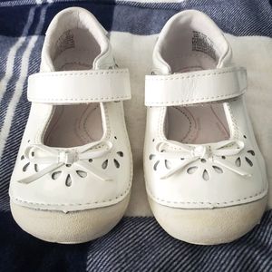White Stride Rite shoes size 6 girls